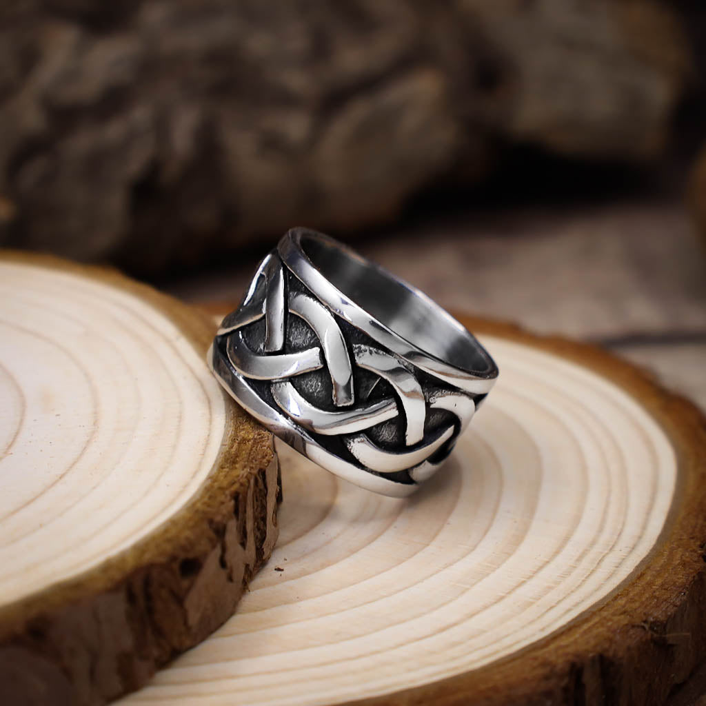 Endless Celtic Knot Band - Stainless Steel