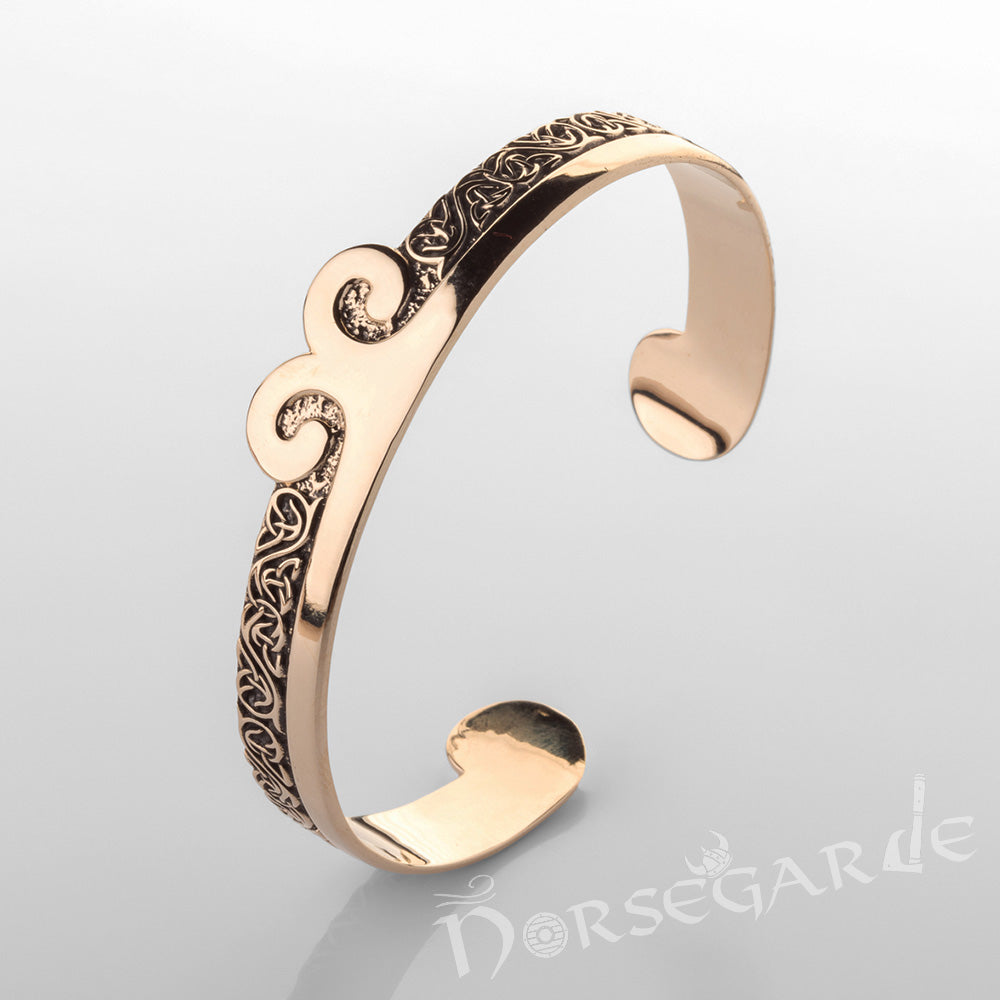 Handcrafted Floral Pattern Arm Ring - Brass