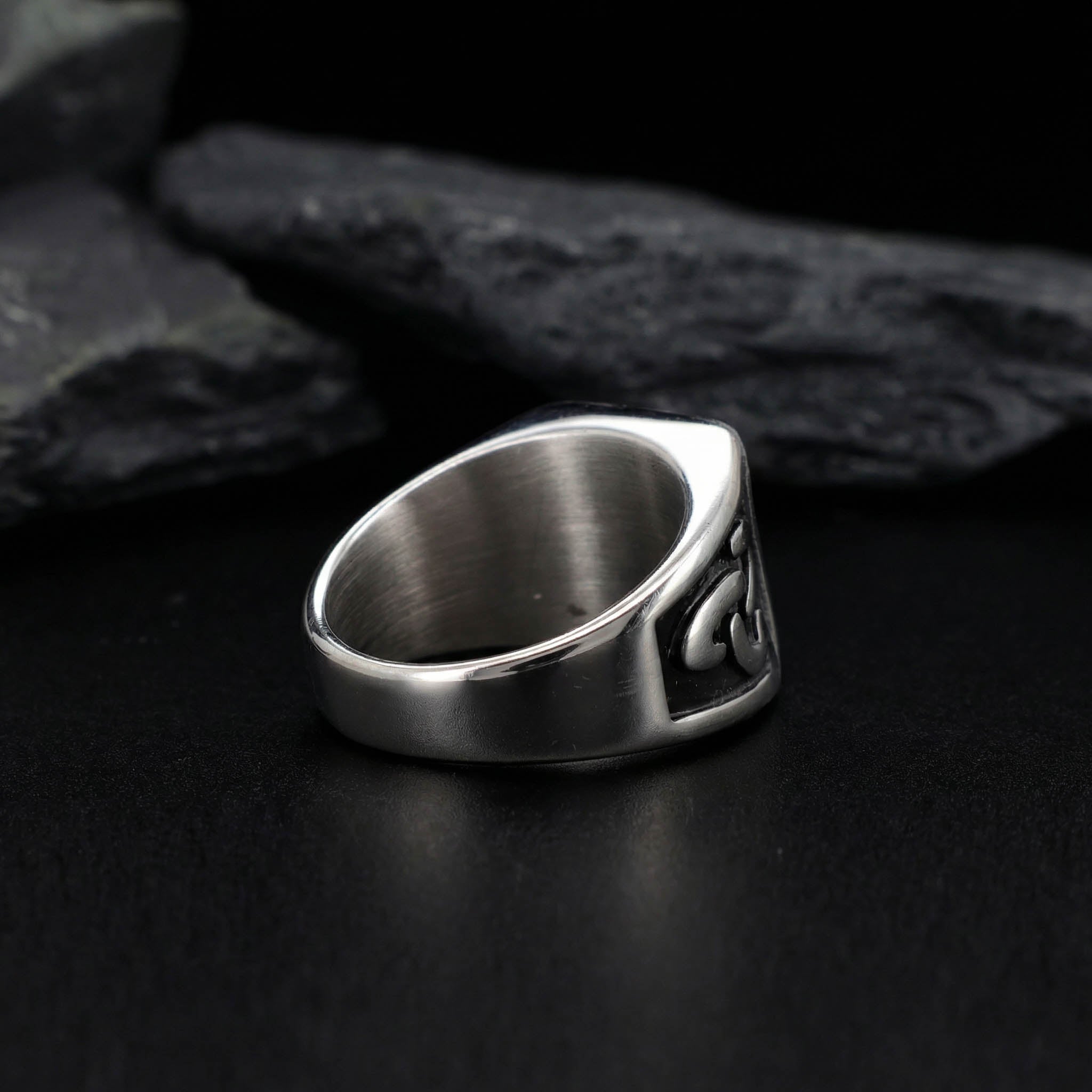 Black Celtic Knot Ring - Stainless Steel
