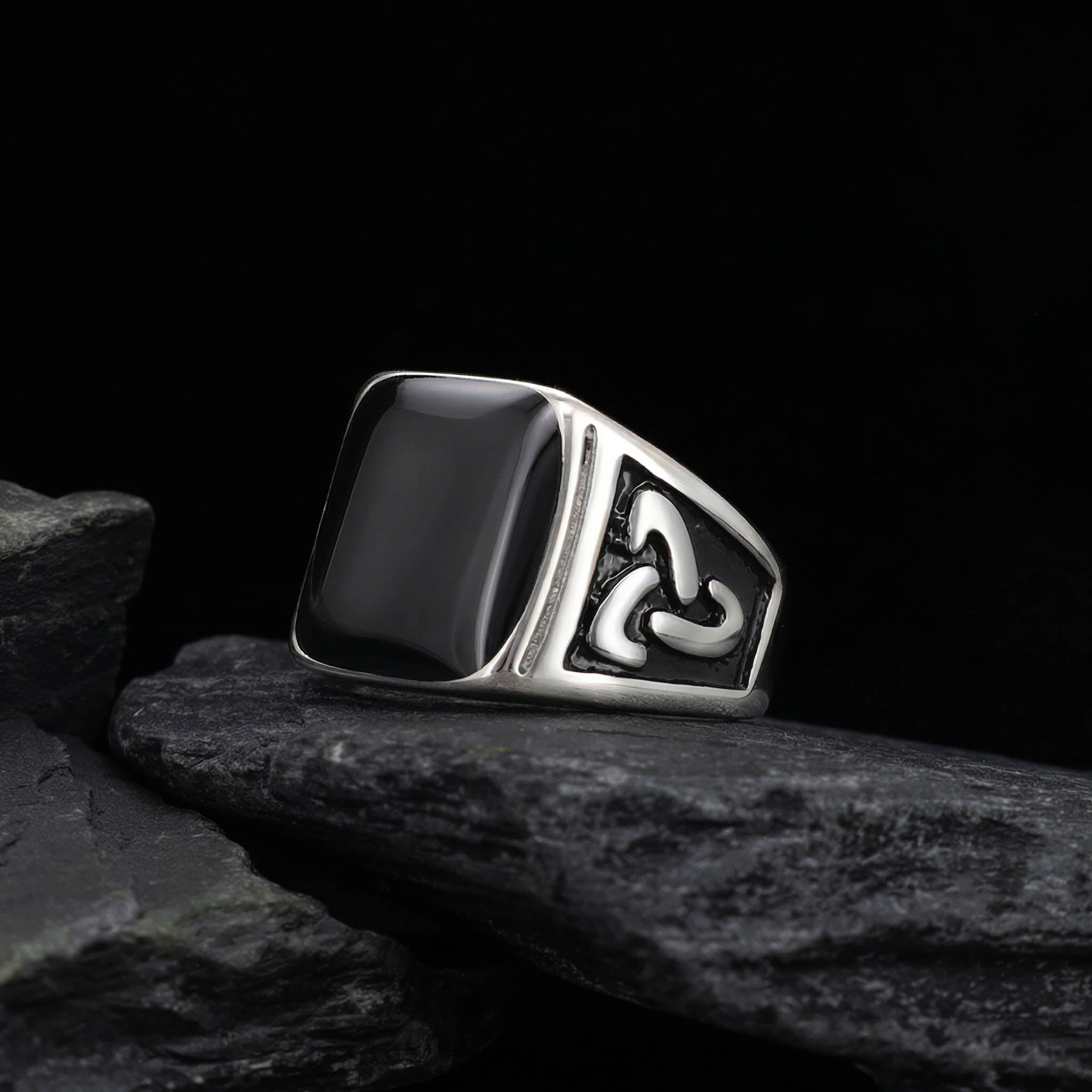 Black Celtic Knot Ring - Stainless Steel