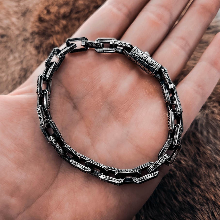 Antique Ornament Chain Bracelet