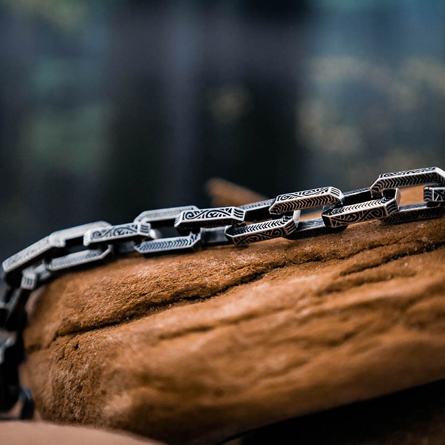 Antique Ornament Chain Bracelet