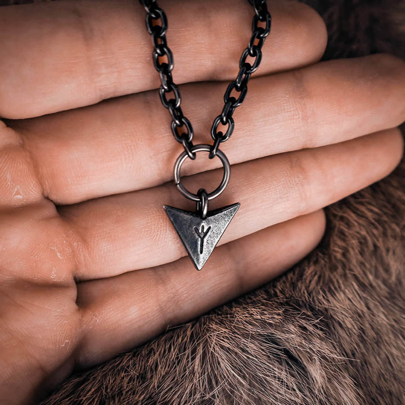 Simple Algiz Arrowhead Necklace - Stainless Steel