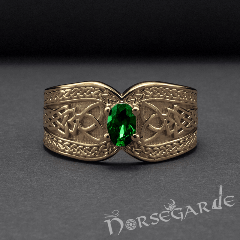 Handcrafted Celtic Treasure Ring - Gold with Emerald - Norsegarde