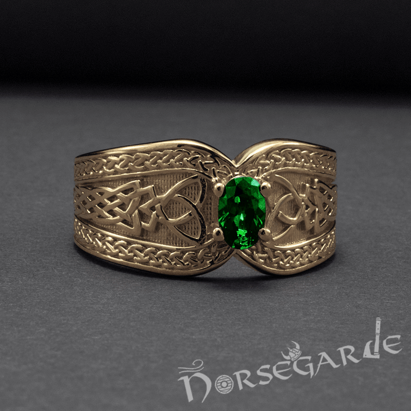 Handcrafted Celtic Treasure Ring - Gold with Emerald - Norsegarde