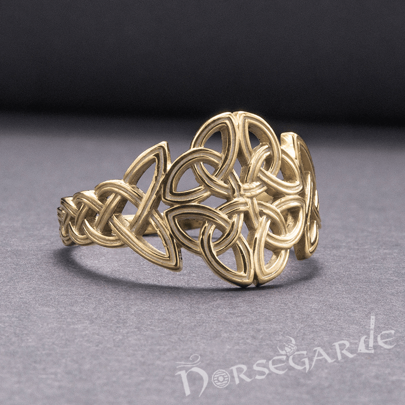 Handcrafted Large Celtic Knot Ring - Gold - Norsegarde