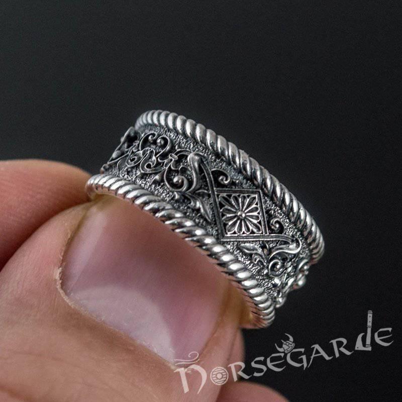 Handcrafted Norse Floral Ornament Band - Sterling Silver - Norsegarde