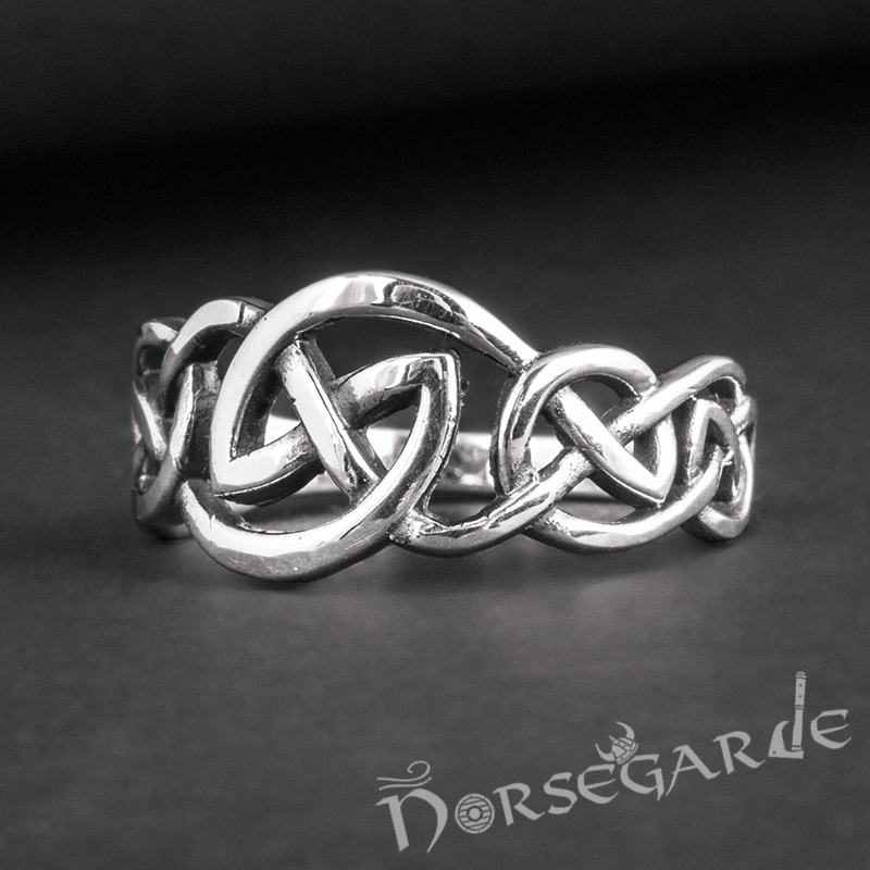 Handcrafted Small Celtic Knot Ring - Sterling Silver - Norsegarde