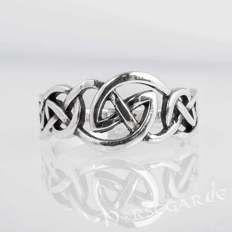 Handcrafted Small Celtic Knot Ring - Sterling Silver - Norsegarde