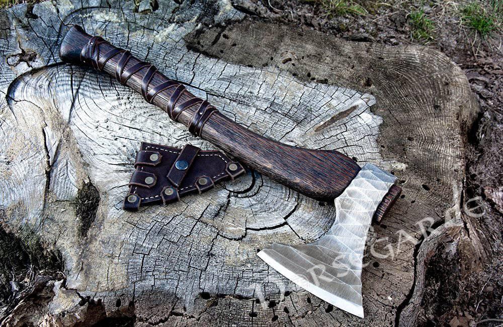Handforged Nordic Axe 'Woodsman' - Norsegarde