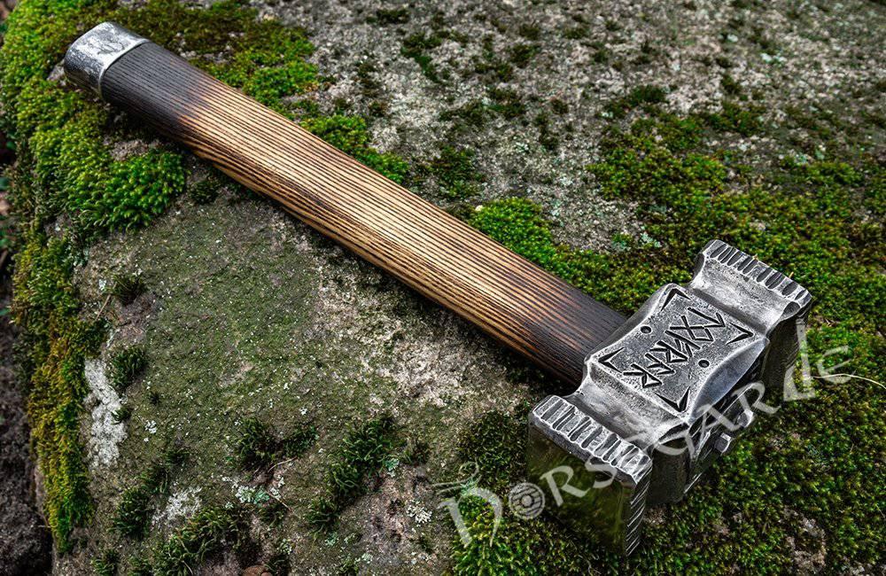 Handforged Nordic Blacksmith Hammer 'Runesmith' - Norsegarde