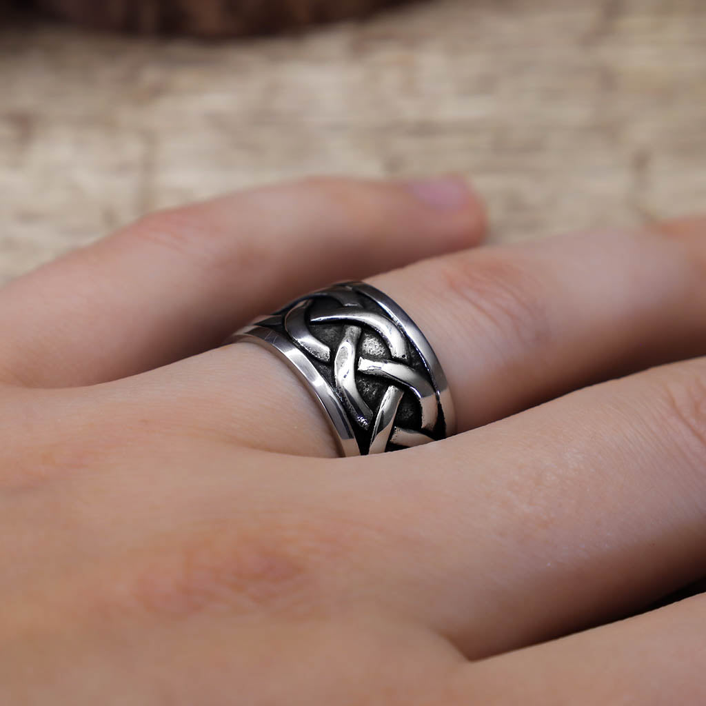 Endless Celtic Knot Band - Stainless Steel