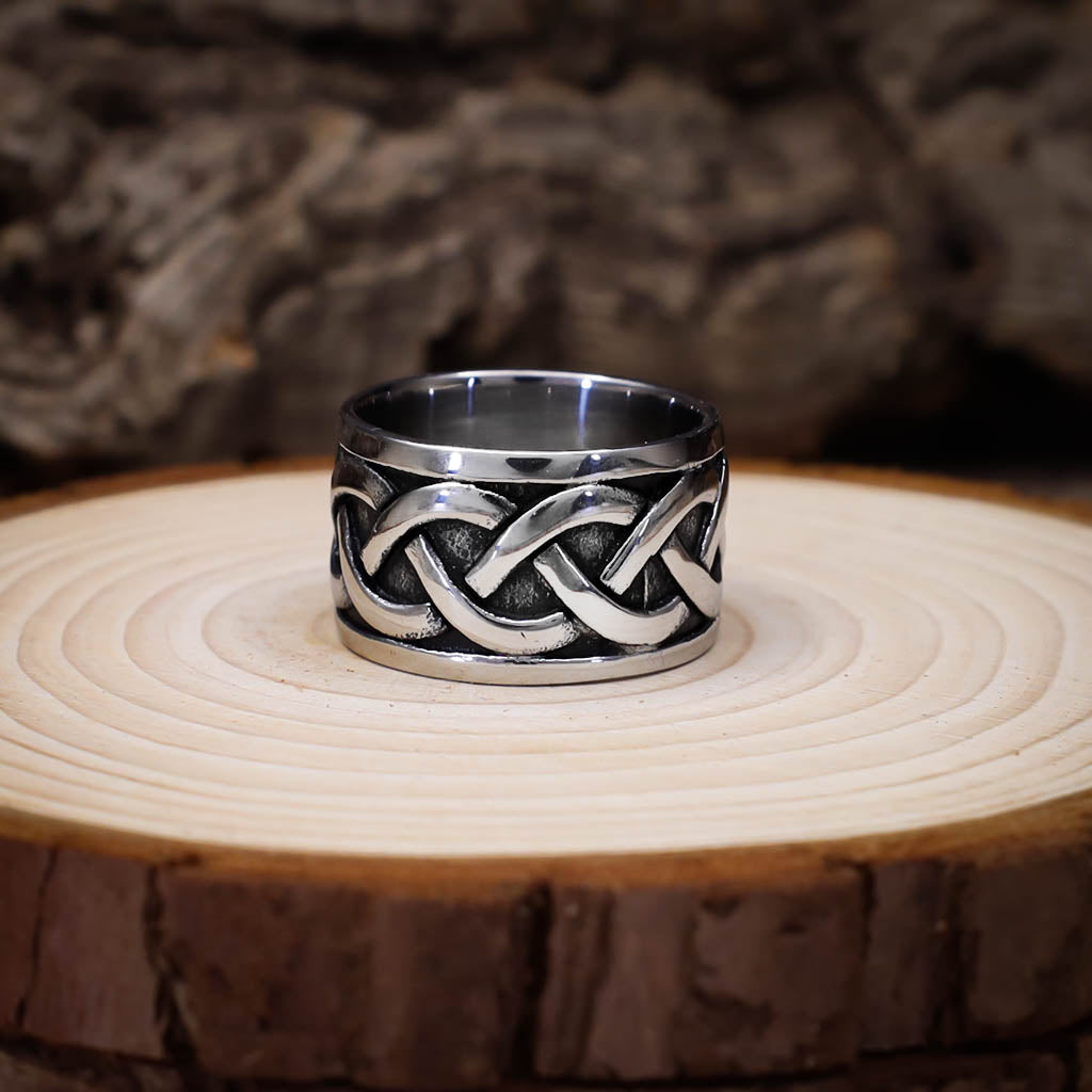 Endless Celtic Knot Band - Stainless Steel