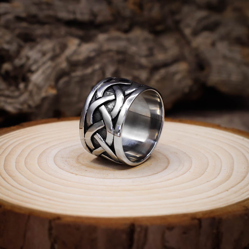 Endless Celtic Knot Band - Stainless Steel