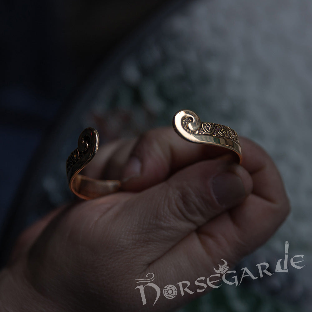 Handcrafted Floral Pattern Arm Ring - Brass