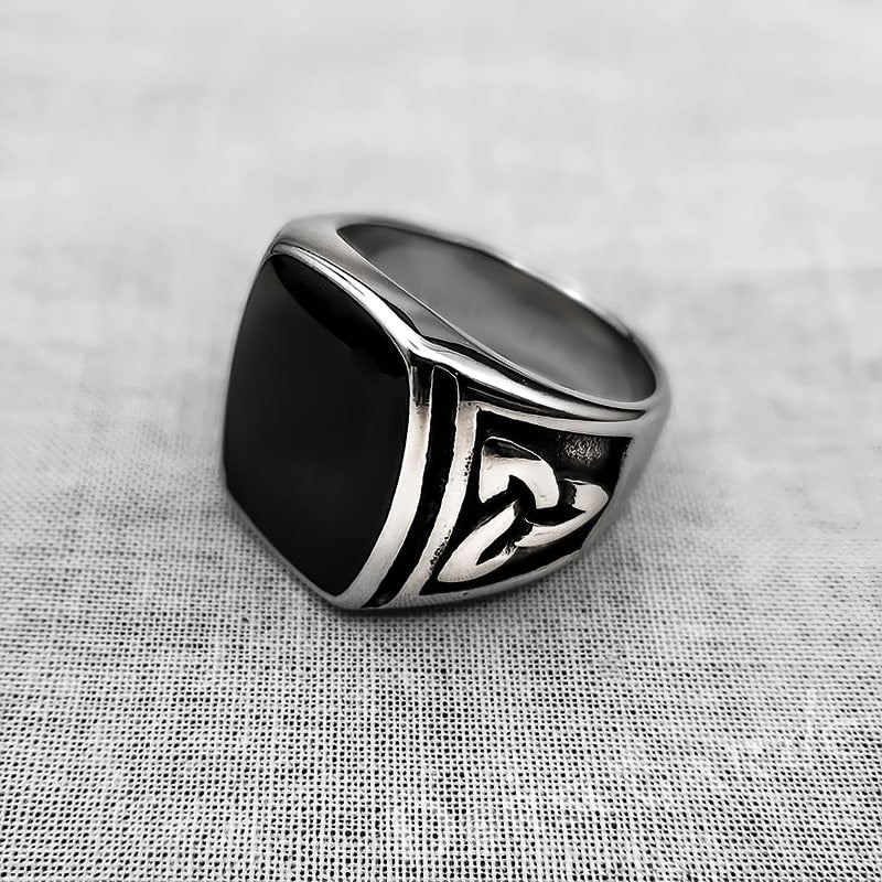 Black Celtic Knot Ring - Stainless Steel