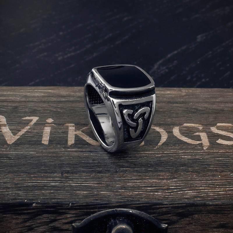 Black Celtic Knot Ring - Stainless Steel - Norsegarde