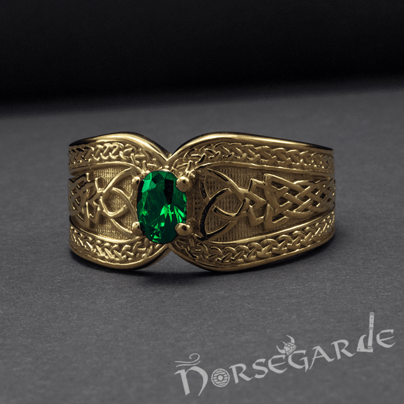 Handcrafted Celtic Treasure Ring - Gold with Emerald - Norsegarde