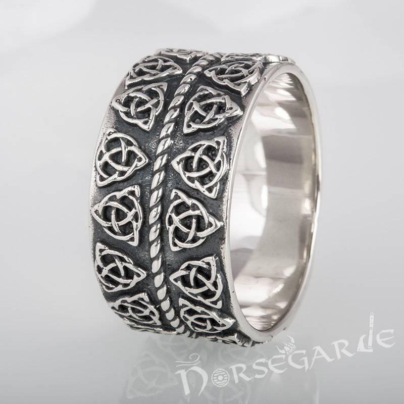 Handcrafted Luck Knots Band - Sterling Silver - Norsegarde