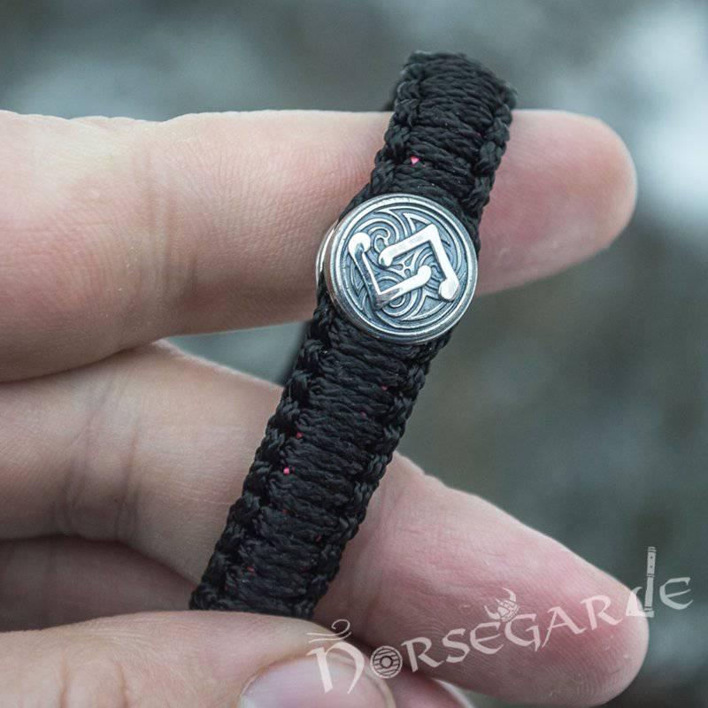 Handcrafted Night Paracord Bracelet with Mjölnir and Rune - Sterling Silver - Norsegarde