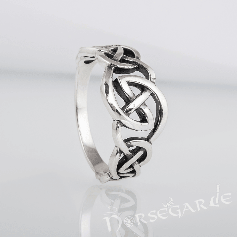 Handcrafted Small Celtic Knot Ring - Sterling Silver - Norsegarde