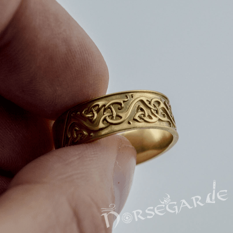 Handcrafted Urnes Art Ornamental Band - Gold - Norsegarde