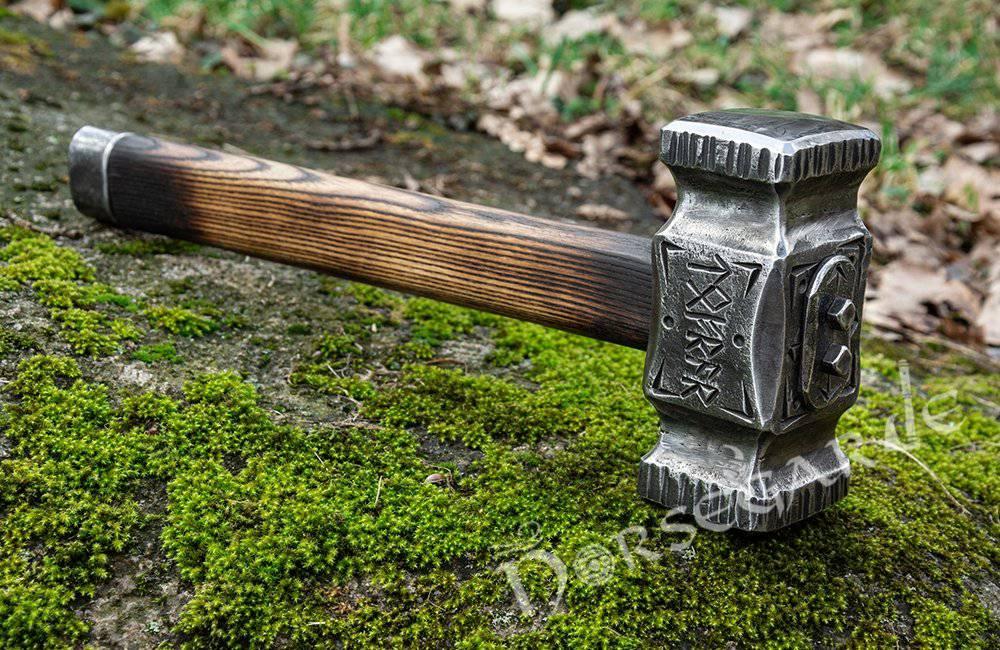 Handforged Nordic Blacksmith Hammer 'Runesmith' - Norsegarde